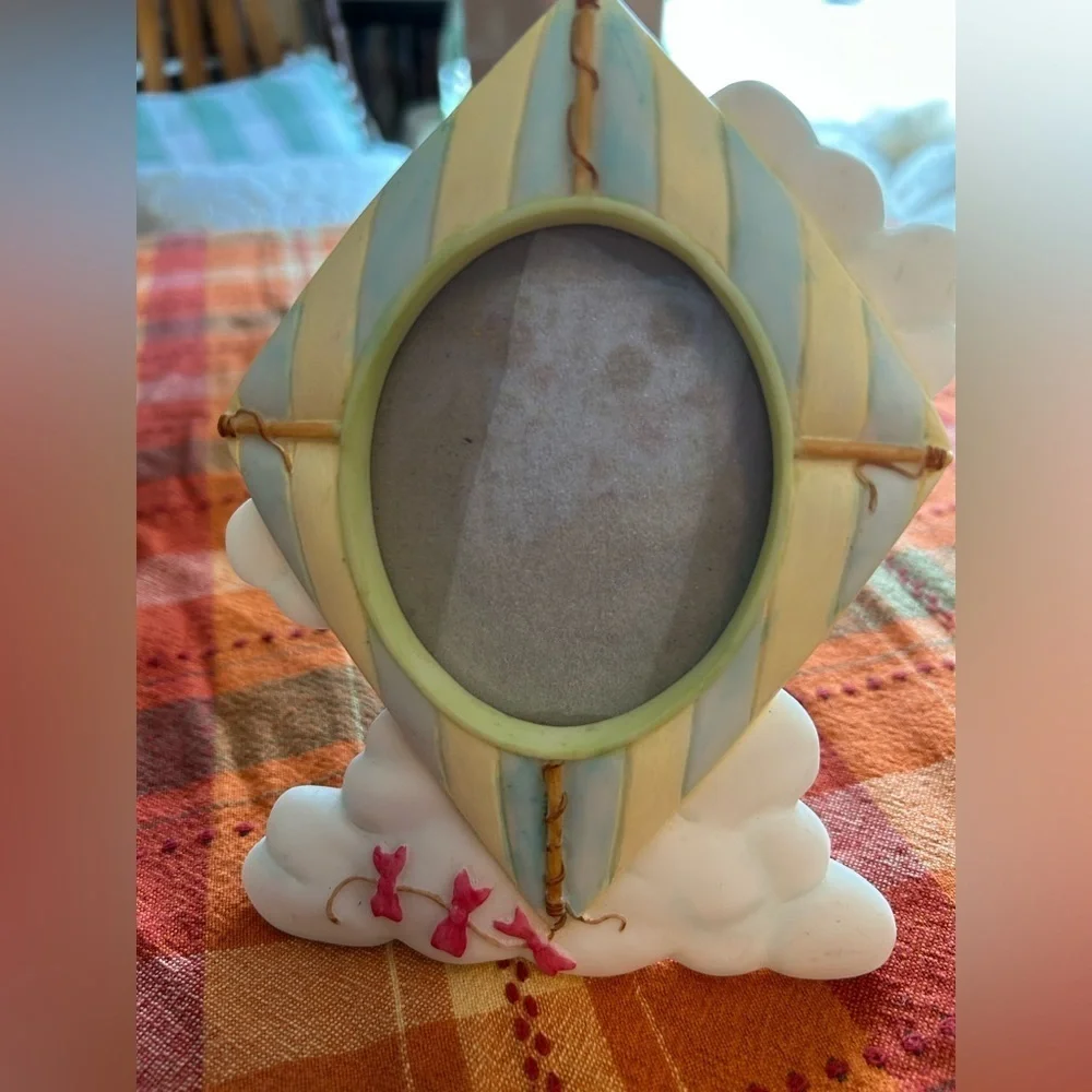 Kite Picture Frame Russ 3